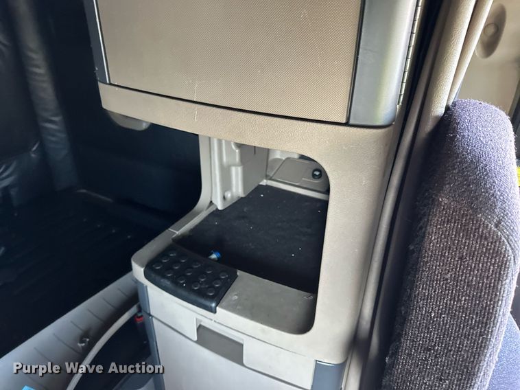 image for item YA0080 2016 Freightliner Cascadia semi truck