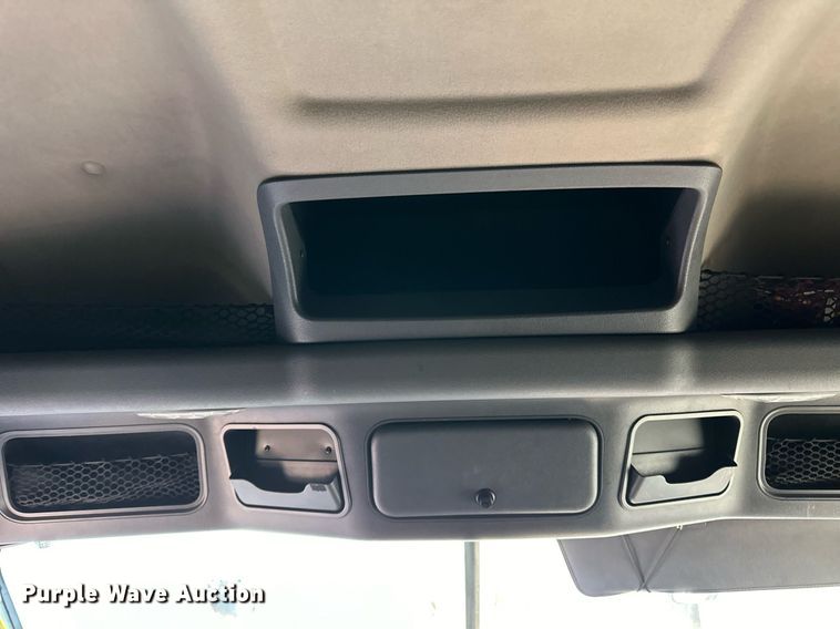 image for item YA0080 2016 Freightliner Cascadia semi truck