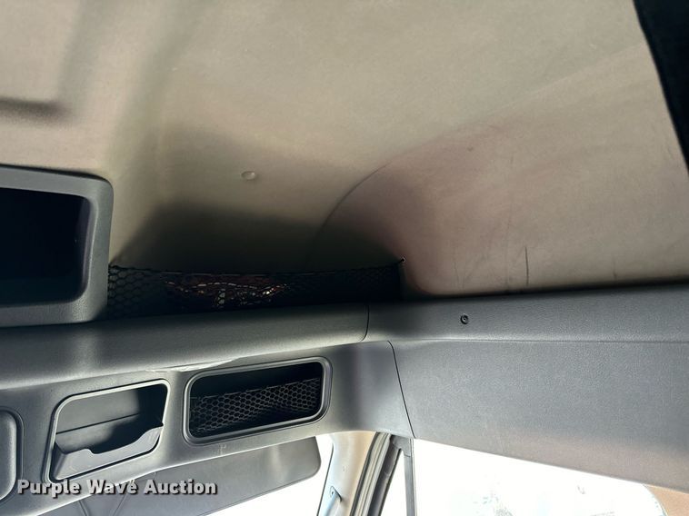 image for item YA0080 2016 Freightliner Cascadia semi truck