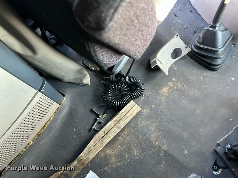 image for item YA0080 2016 Freightliner Cascadia semi truck