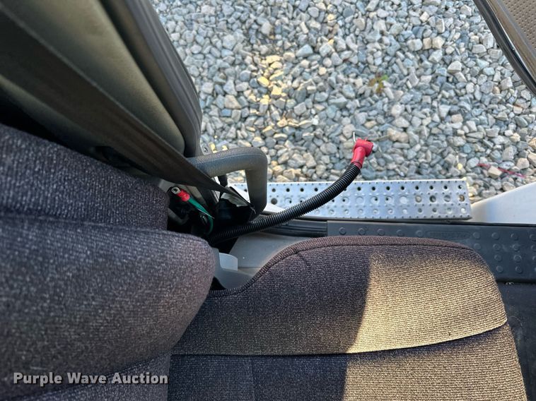 image for item YA0080 2016 Freightliner Cascadia semi truck