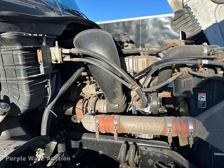 image for item YA0080 2016 Freightliner Cascadia semi truck