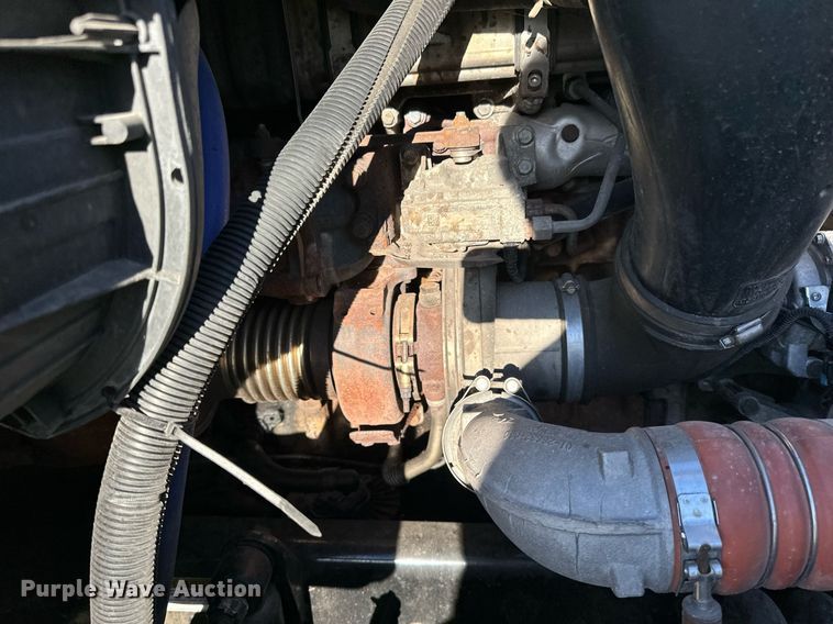 image for item YA0080 2016 Freightliner Cascadia semi truck