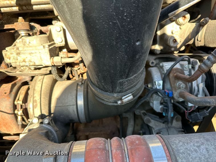 image for item YA0080 2016 Freightliner Cascadia semi truck