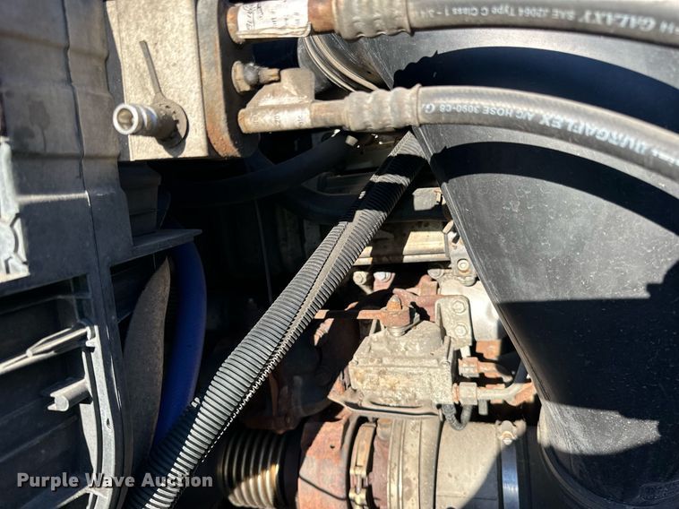 image for item YA0080 2016 Freightliner Cascadia semi truck