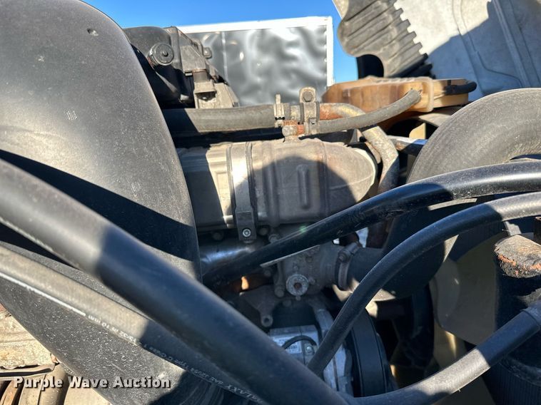 image for item YA0080 2016 Freightliner Cascadia semi truck