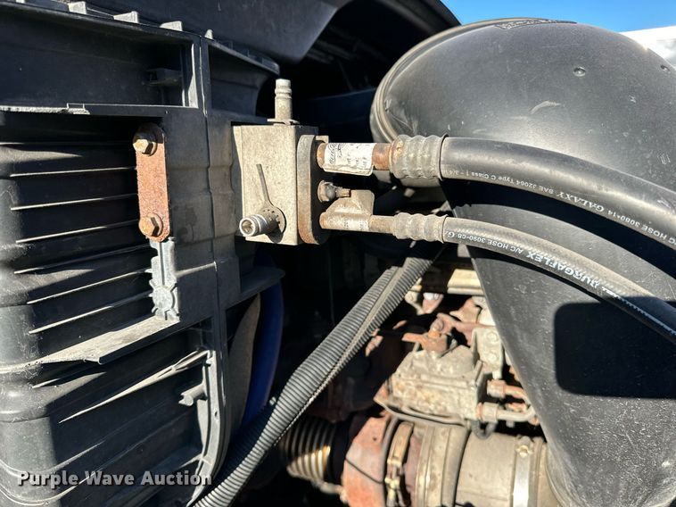 image for item YA0080 2016 Freightliner Cascadia semi truck