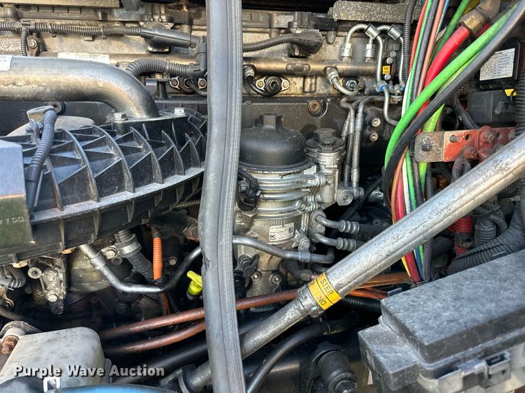 image for item YA0080 2016 Freightliner Cascadia semi truck