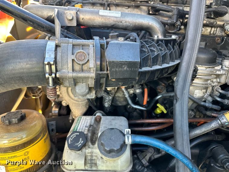 image for item YA0080 2016 Freightliner Cascadia semi truck