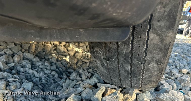 image for item YA0080 2016 Freightliner Cascadia semi truck