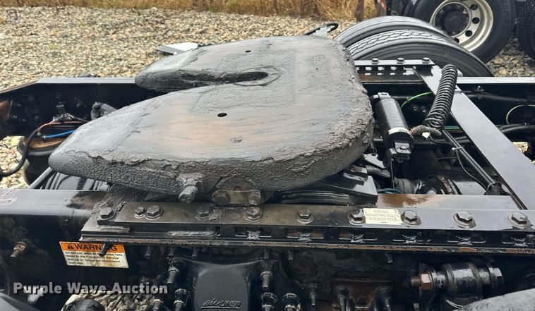 image for item YA0104 2016 Freightliner Cascadia 125 semi truck