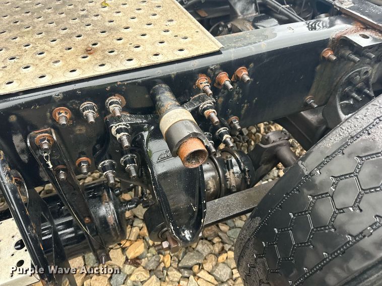 image for item YA0104 2016 Freightliner Cascadia 125 semi truck