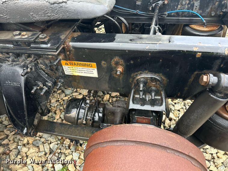 image for item YA0104 2016 Freightliner Cascadia 125 semi truck