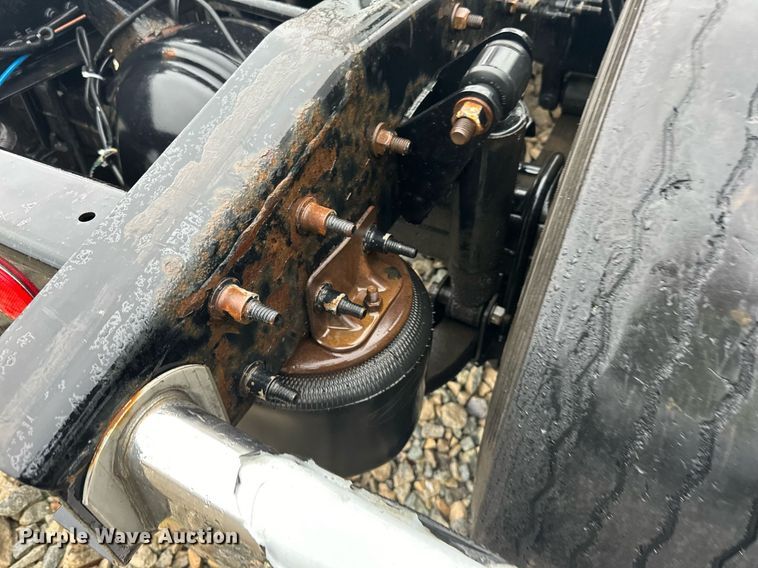 image for item YA0104 2016 Freightliner Cascadia 125 semi truck