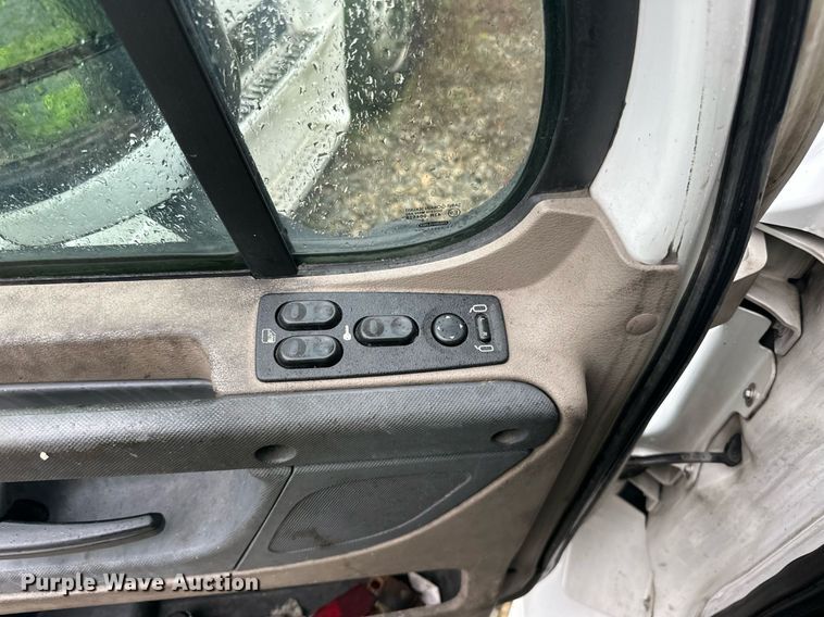 image for item YA0104 2016 Freightliner Cascadia 125 semi truck