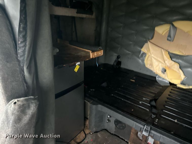 image for item YA0104 2016 Freightliner Cascadia 125 semi truck