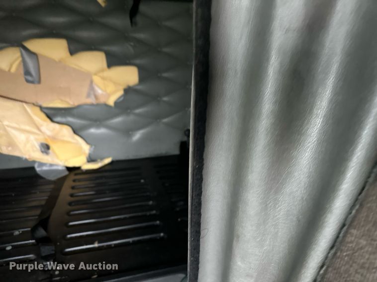 image for item YA0104 2016 Freightliner Cascadia 125 semi truck