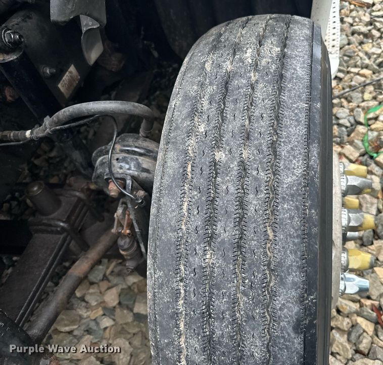 image for item YA0104 2016 Freightliner Cascadia 125 semi truck