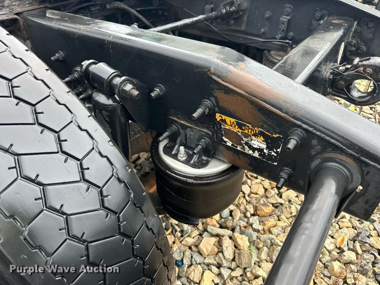 image for item YA0105 2014 Freightliner Cascadia 125 semi truck