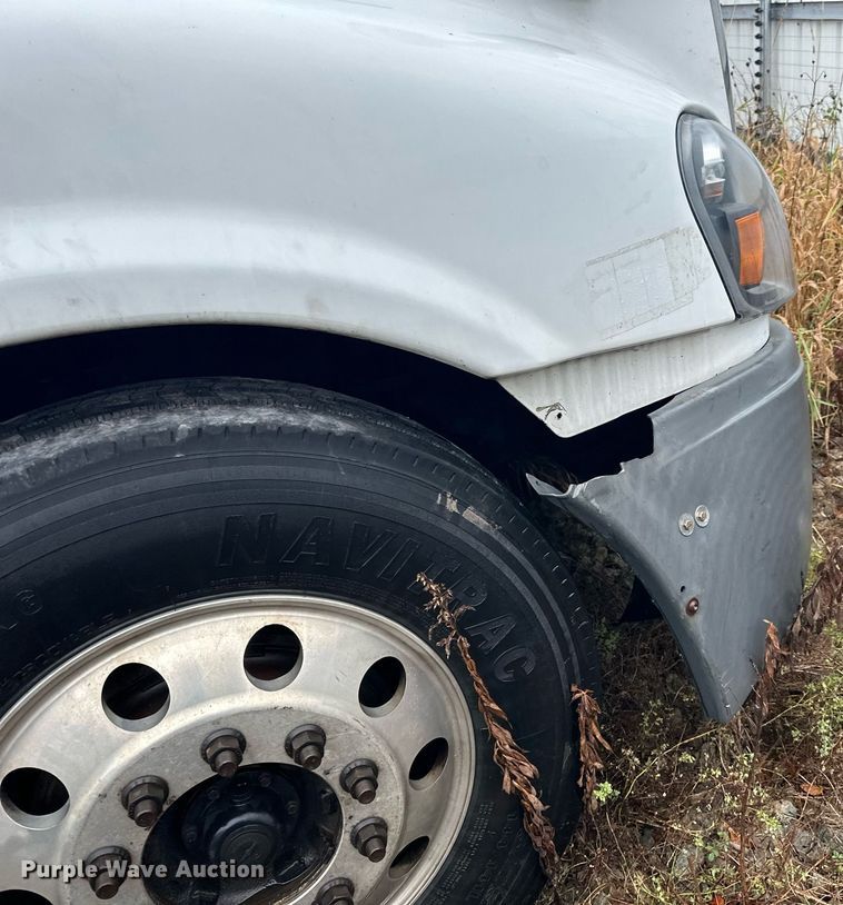 image for item YA0105 2014 Freightliner Cascadia 125 semi truck