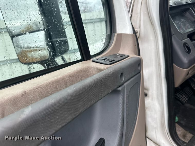 image for item YA0105 2014 Freightliner Cascadia 125 semi truck