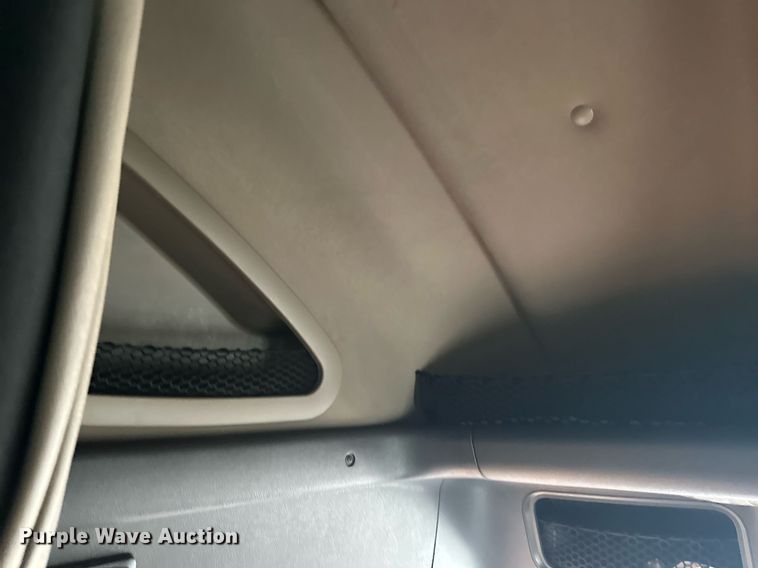 image for item YA0105 2014 Freightliner Cascadia 125 semi truck