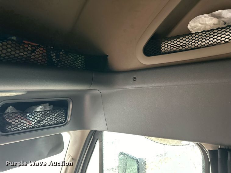 image for item YA0105 2014 Freightliner Cascadia 125 semi truck