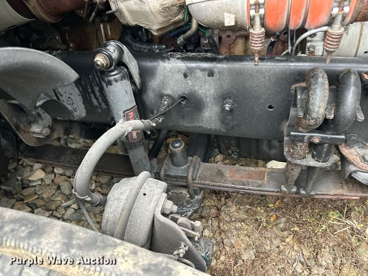 image for item YA0105 2014 Freightliner Cascadia 125 semi truck