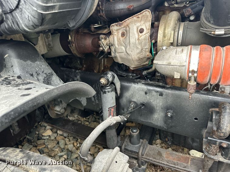 image for item YA0105 2014 Freightliner Cascadia 125 semi truck