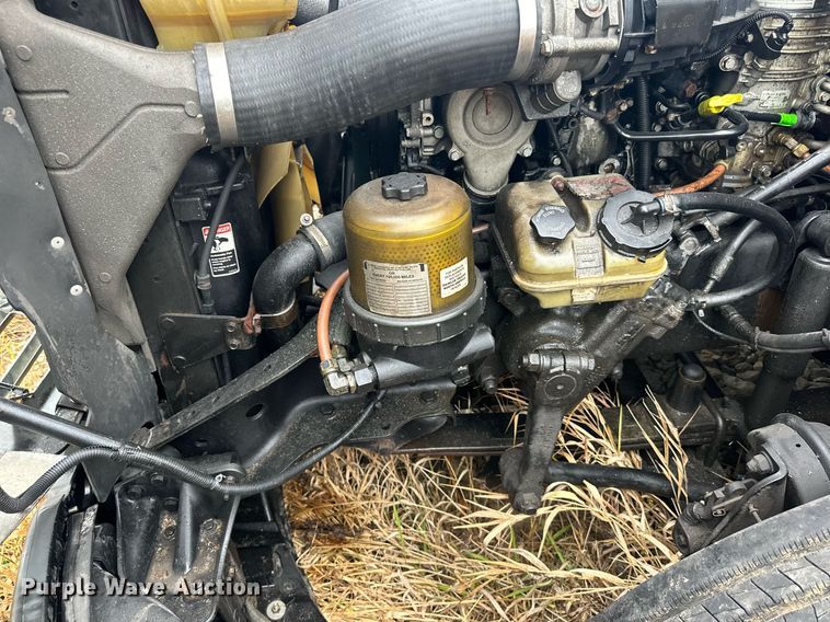 image for item YA0105 2014 Freightliner Cascadia 125 semi truck