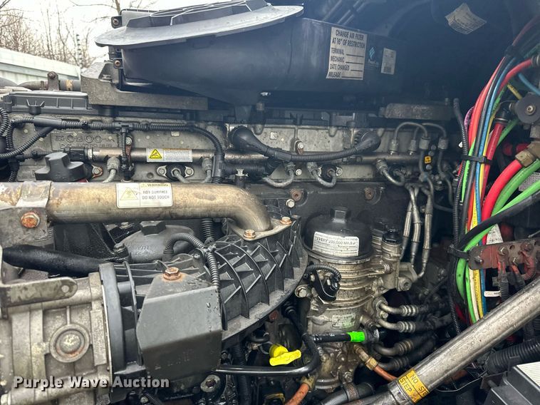 image for item YA0105 2014 Freightliner Cascadia 125 semi truck