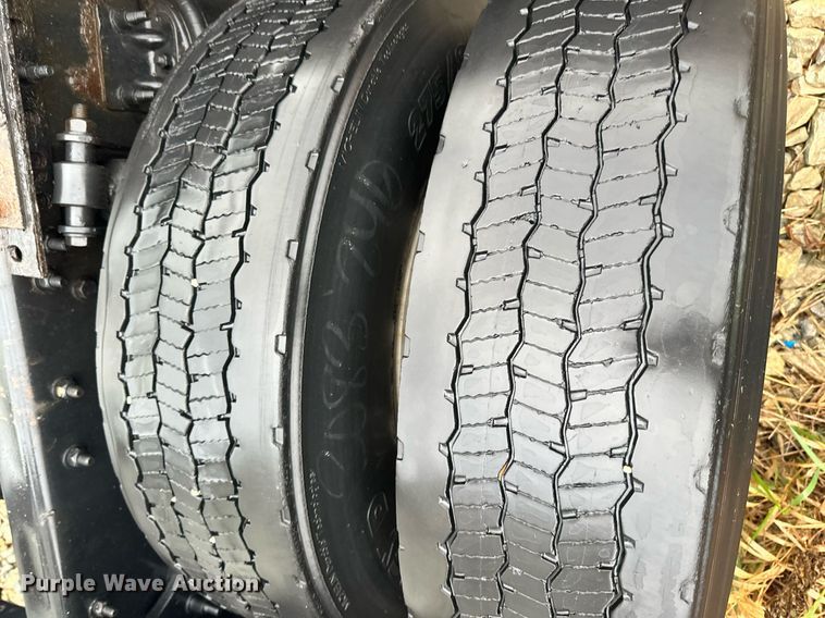 image for item YA0105 2014 Freightliner Cascadia 125 semi truck