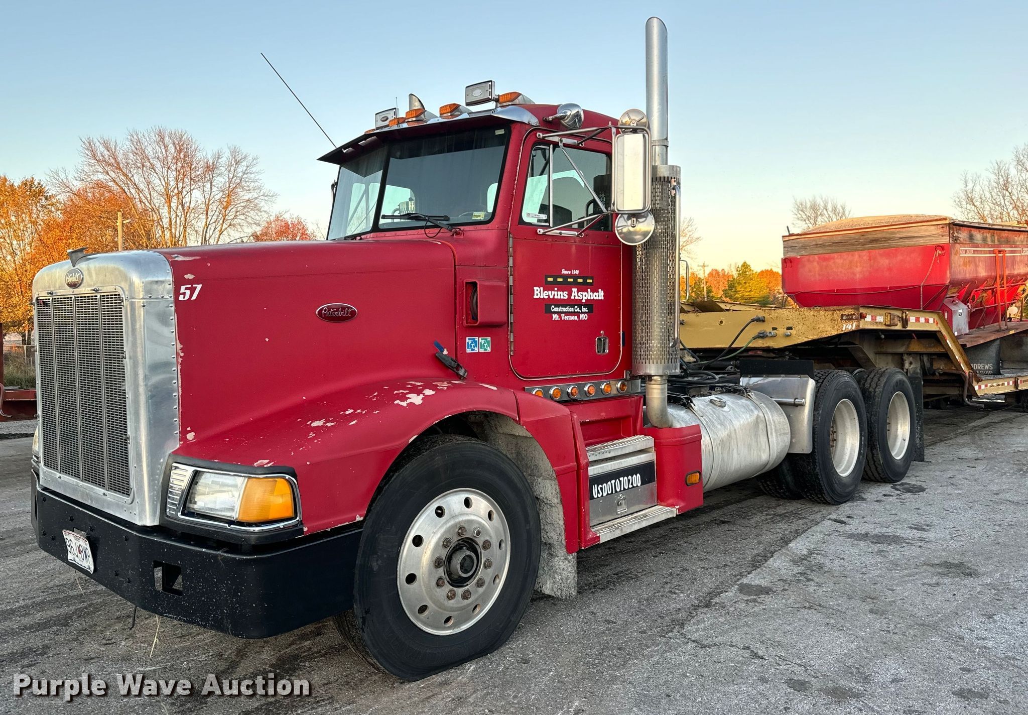 1990 Peterbilt 377 semi truck in Mount Vernon, MO | Item
