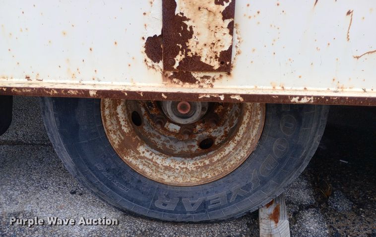 image for item DH1438 2003 Landoll tilt deck equipment trailer