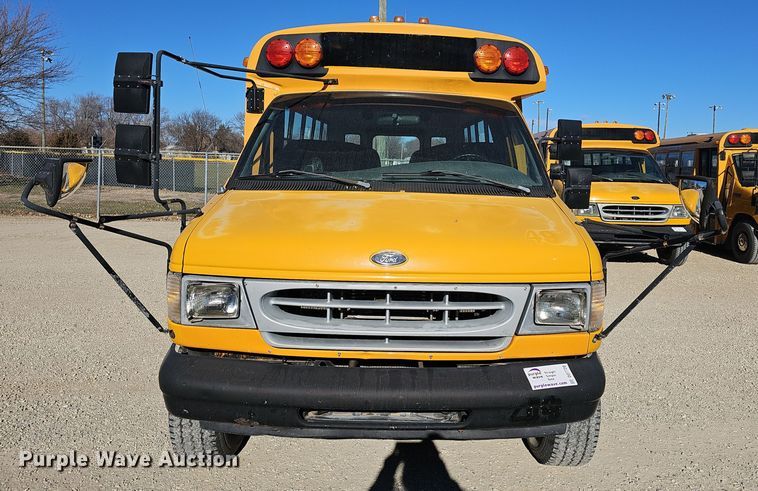 image for item DO7720 2000 Blue Bird E350 Super Duty school bus