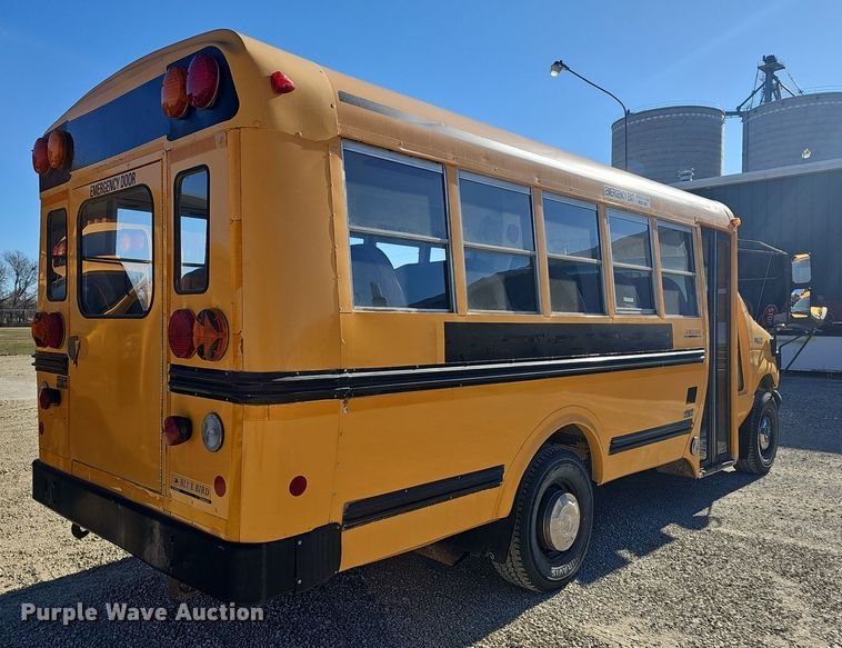image for item DO7720 2000 Blue Bird E350 Super Duty school bus