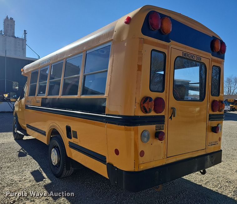 image for item DO7720 2000 Blue Bird E350 Super Duty school bus
