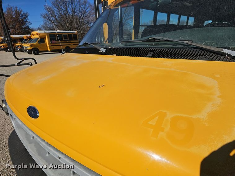 image for item DO7720 2000 Blue Bird E350 Super Duty school bus