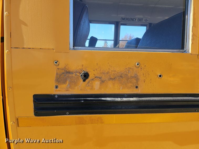 image for item DO7720 2000 Blue Bird E350 Super Duty school bus