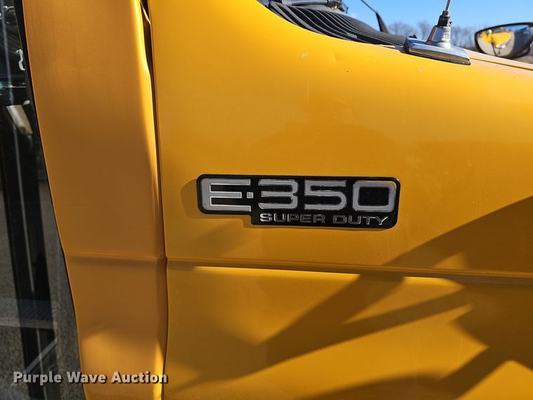 image for item DO7720 2000 Blue Bird E350 Super Duty school bus