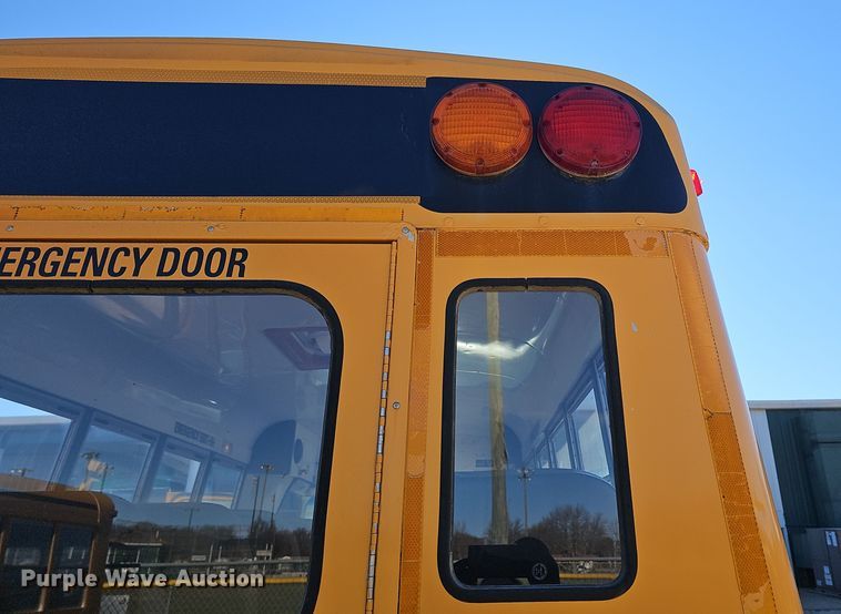 image for item DO7720 2000 Blue Bird E350 Super Duty school bus