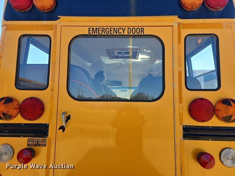 image for item DO7720 2000 Blue Bird E350 Super Duty school bus