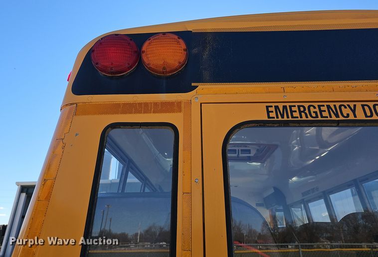 image for item DO7720 2000 Blue Bird E350 Super Duty school bus