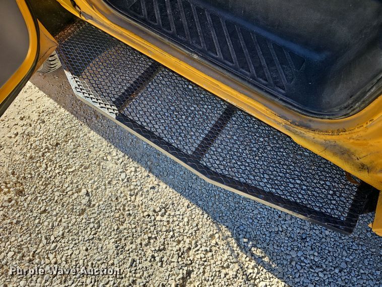 image for item DO7720 2000 Blue Bird E350 Super Duty school bus