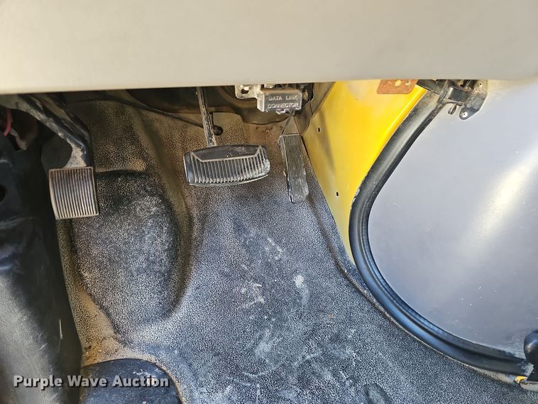 image for item DO7720 2000 Blue Bird E350 Super Duty school bus