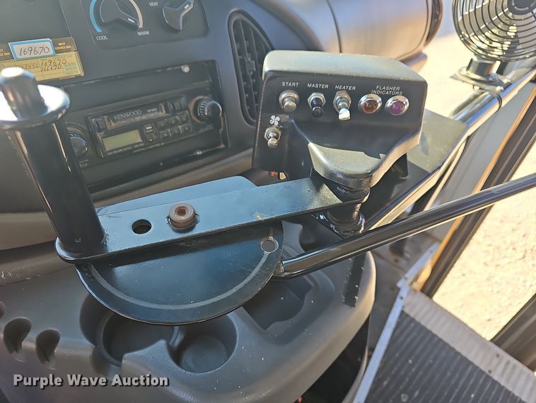 image for item DO7720 2000 Blue Bird E350 Super Duty school bus