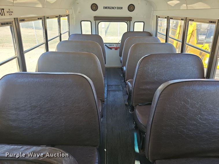 image for item DO7720 2000 Blue Bird E350 Super Duty school bus