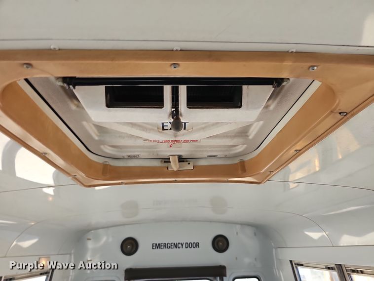 image for item DO7720 2000 Blue Bird E350 Super Duty school bus