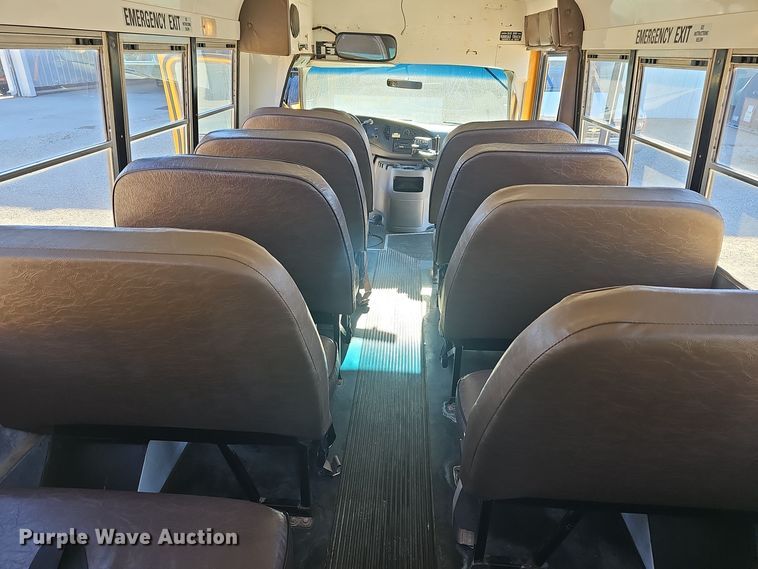 image for item DO7720 2000 Blue Bird E350 Super Duty school bus