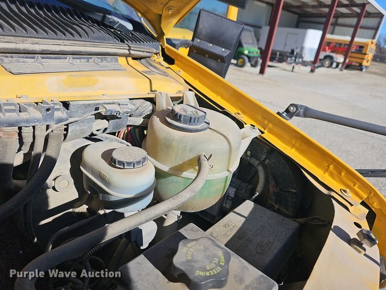 image for item DO7720 2000 Blue Bird E350 Super Duty school bus